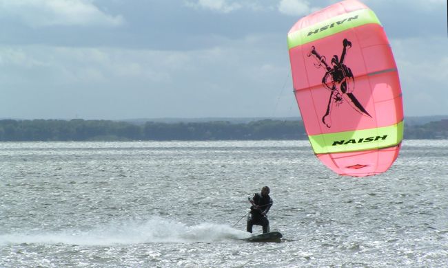 kitesurfing-2002-rok-chalupy-poland-dariusz-ziomek-naish-1999-rok-wake.pl-szkola-kite-kursy-szkolenia.jpg